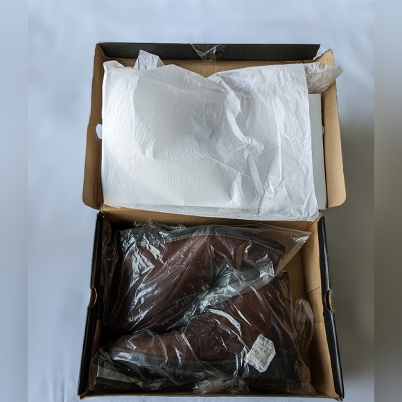 Dockers Brown Leather Boots (Size 8) - Picture 10 of 11